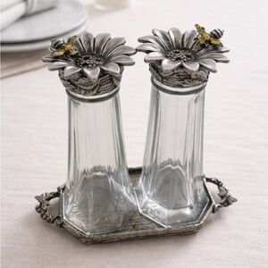 La Contessa collectible salt & pepper set